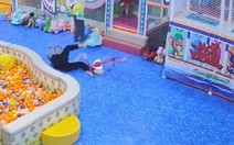 Thanh niên ngã lộn nhào vì thích trở về 'tuổi thơ dữ dội'