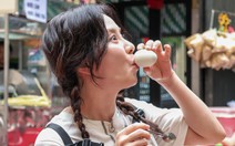 Song Ji Hyo khó quên món trứng vịt lộn và mê mẩn nước mía Việt Nam