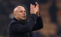 HLV Arne Slot nói gì sau khi loại Salah và giúp Liverpool giành chiến thắng?