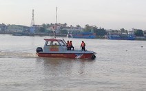 Ca nô tông đò ngang trên sông Tiền, người lái đò rơi xuống sông mất tích