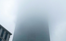 Không khí ở Hà Nội vẫn cảnh báo tím dù đường phố ít xe cộ, người dân cần hạn chế ra ngoài