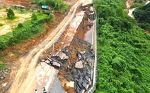 Hoàn tất nổ mìn phá đá trên đèo Khánh Lê, khẩn trương dọn hiện trường để thông xe