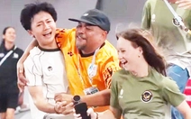 Fan ngạc nhiên khi HLV Malaysia ôm VĐV Indonesia... mừng HCV SEA Games 33