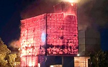 Một nhà nuôi yến ở An Giang bị cháy rụi hoàn toàn trong đêm