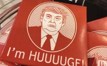 Có thật có ‘bao cao su in hình ông Trump' trong hồ sơ Epstein?