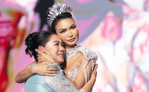 Á hậu Miss Cosmo 2024 có màn 'final walk' xúc động cùng với mẹ