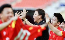 Báo Hàn Quốc khen HLV Kim Sang Sik 'làm được điều ông Park Hang Seo không làm được'