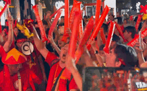 Trực tiếp: Người dân khắp nơi đổ ra đường mừng U22 Việt Nam giành HCV SEA Games 33