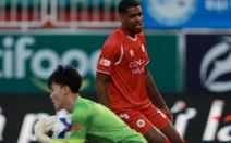 Không có thủ môn Trung Kiên, Hoàng Anh Gia Lai thua đậm