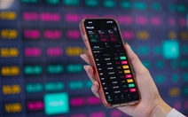 Cổ phiếu nhóm Vingroup bứt phá, VN-Index lấy lại mốc 1.700 điểm