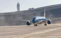 Máy bay Boeing 787 của Vietnam Airlines hạ cánh thành công xuống sân bay Long Thành