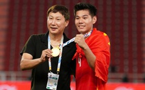 Vì sao HLV Kim Sang Sik không được trao HCV SEA Games 33, phải ăn mừng 'ké' cầu thủ?