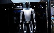 Ông Elon Musk: ‘Chỉ AI và robot mới có thể giải quyết cuộc khủng hoảng nợ 38.000 tỉ USD của Mỹ’