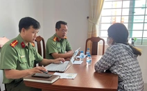 Làm việc với phụ nữ chia sẻ thông tin sai sự thật về việc hỗ trợ đồng bào bị ảnh hưởng thiên tai