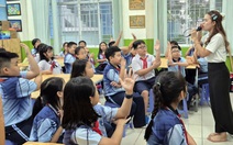 Đừng thương mại hóa trá hình, biến trường học thành nơi làm dịch vụ, thu tiền