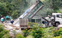 Chủ tịch Hà Nội chỉ đạo kiểm tra, làm rõ sau bài điều tra tùy tiện đổ rác thải xây dựng của Tuổi Trẻ