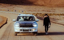 VĐV người Mỹ vô địch siêu marathon băng sa mạc khi mang thai 5 tháng