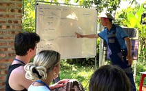 Mang tiếng Anh về làng, chàng trai xứ Quảng mở lối sinh kế cho người dân