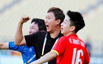 HLV Kim Sang Sik trả lời phỏng vấn trực tiếp trên Tuổi Trẻ Online