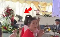 MC dở khóc dở cười vì vô tình cướp spotlight của cô dâu chú rể