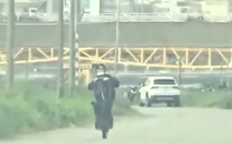 Không bằng lái, bốc đầu xe trên đường phố Đà Nẵng, hai người bị tịch thu xe