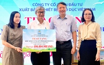 2 doanh nghiệp tặng gần 300.000 bản sách Cánh Diều cho học sinh và hỗ trợ giáo viên vùng lũ