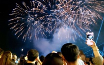 Pháo hoa rực rỡ chào năm mới 2026