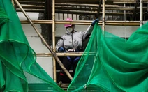 Hong Kong tháo lưới giàn giáo hơn 200 tòa nhà đang sửa chữa