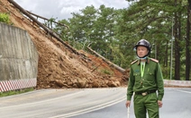 Đèo Prenn Đà Lạt sạt lở nặng, tạm dừng xe qua lại