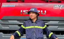 Đi giúp dân vùng lũ, chiến sĩ chữa cháy từ TP.HCM cứu nữ sinh thoát chết trong gang tấc