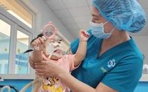 Cô bé có 24 cha mẹ yêu thương