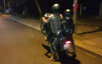 Biểu diễn 'bốc đầu' xe máy, đăng clip TikTok, 'quái xế' 14 tuổi bị cảnh sát tịch thu xe