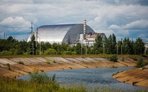 Ukraine tố Nga gây cháy nhà máy điện hạt nhân Chernobyl