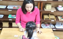 Trẻ chậm nói: Nguy cơ do xem nhiều điện thoại, học nhiều thứ tiếng