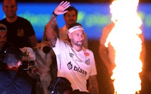 Neymar đến Santos ký hợp đồng bằng trực thăng riêng