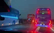 Xử lý xong hiện trường tai nạn 3 xe khách trên cao tốc Cam Lâm - Vĩnh Hảo