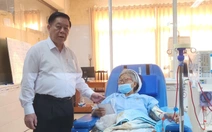 Trưởng Ban Tuyên giáo và Dân vận Trung ương thăm, chúc mừng Bệnh viện Quân y 120