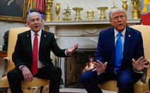 Ông Trump nói gì khi được Israel tặng máy nhắn tin vàng?