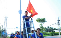 Thanh niên Cần Thơ làm Đường cờ Tổ quốc dài 50km