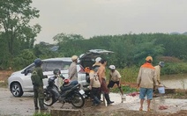 Sét đánh trúng chòi rẫy của nhóm người đi nhổ mì, 1 người chết