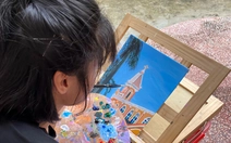 Cậu bé câm, cô bé ‘tròn’ tô màu cho ‘thế giới quanh tôi’