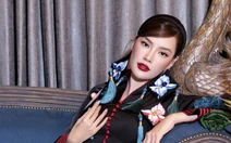 Võ Việt Chung ra bộ sưu tập áo dài '50 mùa hoa' mừng đất nước thống nhất