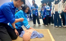 Trường đại học Y Hà Nội cấm sinh viên mặc váy ngắn lộ đầu gối, có khả năng nhìn xuyên thấu