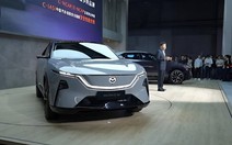 Ảnh thực tế Mazda EZ-60: 'Đàn anh CX-5', màn hình siêu rộng, tùy chọn EREV hoặc thuần điện