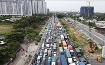 Kẹt xe kéo dài trên cao tốc TP.HCM - Long Thành - Dầu Giây, CSGT đóng nút vào