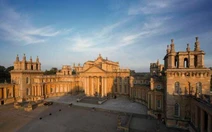 Trộm bồn cầu bằng vàng nặng 98kg trong 5 phút