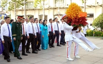 Lãnh đạo TP.HCM dâng hoa tưởng niệm Chủ tịch Hồ Chí Minh