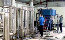 Thủ đoạn tinh vi của nhóm sản xuất, mua bán hàng chục tấn ‘khí cười’ vừa bị công an triệt phá