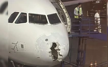 Máy bay bị thủng mũi do mưa đá, hành khách trải qua thời khắc kinh hoàng
