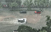 6 hành vi nguy hiểm khi lái xe dưới trời mưa: Điều tài xế hay làm, ngỡ an toàn hóa ra ngược lại